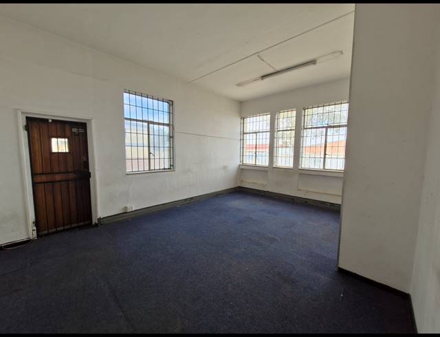 1,563M² WAREHOUSE FOR SALE IN BENROSE